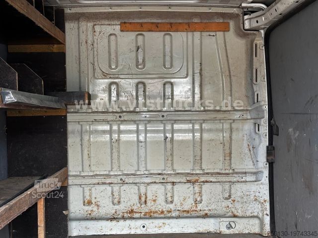 Furgon blaszak CITROEN Jumper Kasten 60 HDI 100 AHK Regale