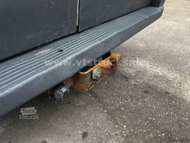 Furgon blaszak CITROEN Jumper Kasten 60 HDI 100 AHK Regale