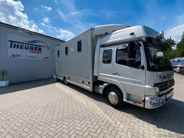 Camión de ganado MERCEDES-BENZ Atego 8180 3-4  Pferde  Wohnung