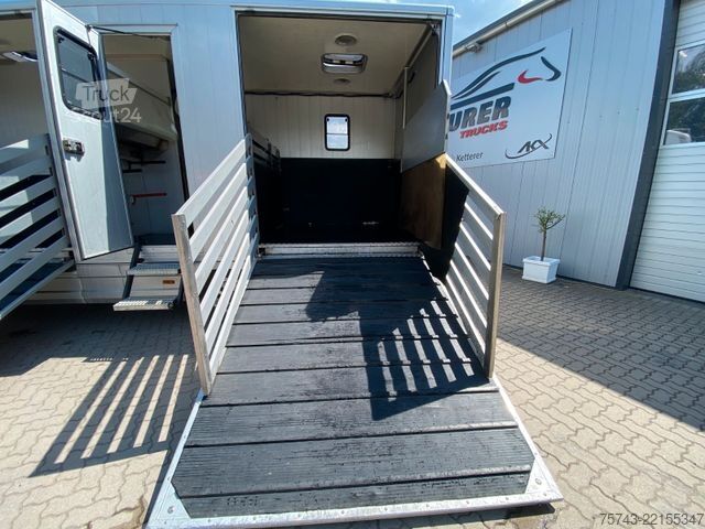 Camión de ganado MERCEDES-BENZ Atego 8180 3-4  Pferde  Wohnung