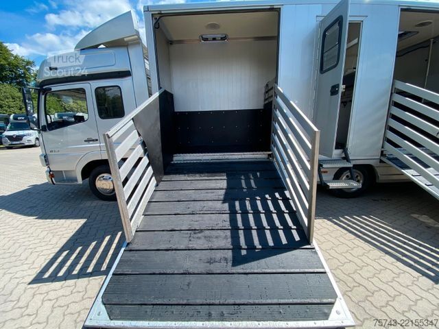 Camión de ganado MERCEDES-BENZ Atego 8180 3-4  Pferde  Wohnung
