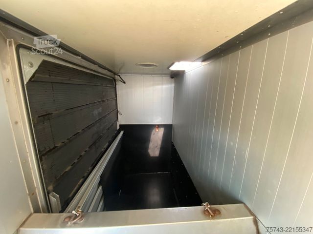 Camión de ganado MERCEDES-BENZ Atego 8180 3-4  Pferde  Wohnung