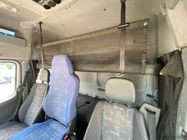 Camión de ganado MERCEDES-BENZ Atego 8180 3-4  Pferde  Wohnung