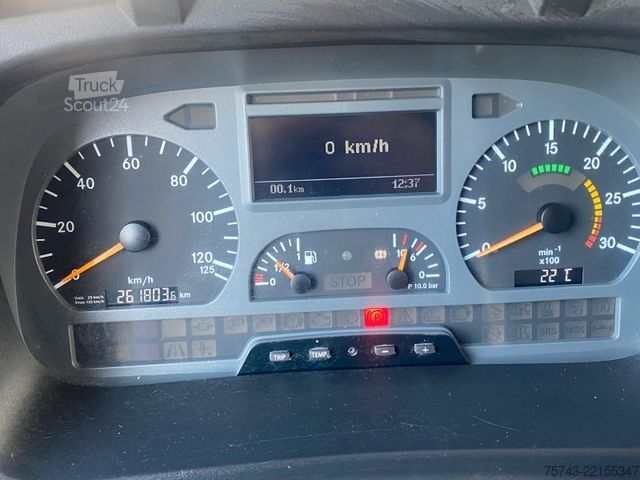 Camión de ganado MERCEDES-BENZ Atego 8180 3-4  Pferde  Wohnung