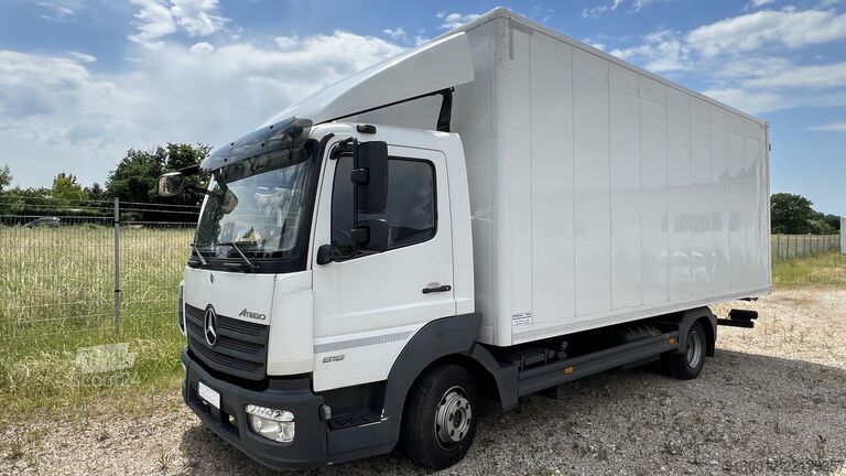 Transporteur avec caisse meuble Mercedes-Benz Atego 818
