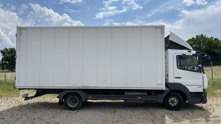Transporteur avec caisse meuble Mercedes-Benz Atego 818