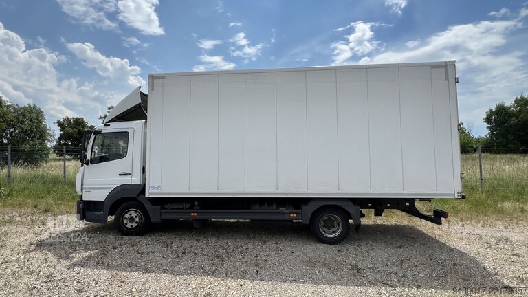 Transporteur avec caisse meuble Mercedes-Benz Atego 818