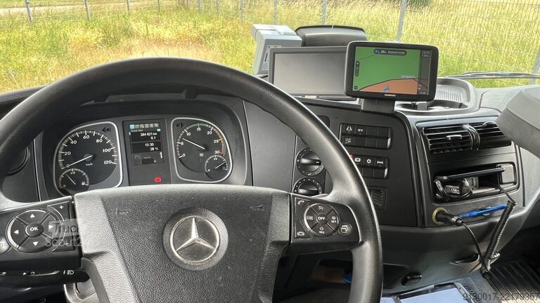 Transporteur avec caisse meuble Mercedes-Benz Atego 818