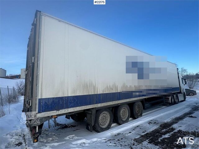 Refrigerated/freezer transport Schmitz Cargobull box semi-trailer with Thermo King unit