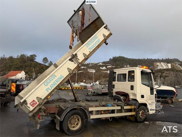 Kipper Iveco 90E18 4x2 tipping truck with 3-way tipping