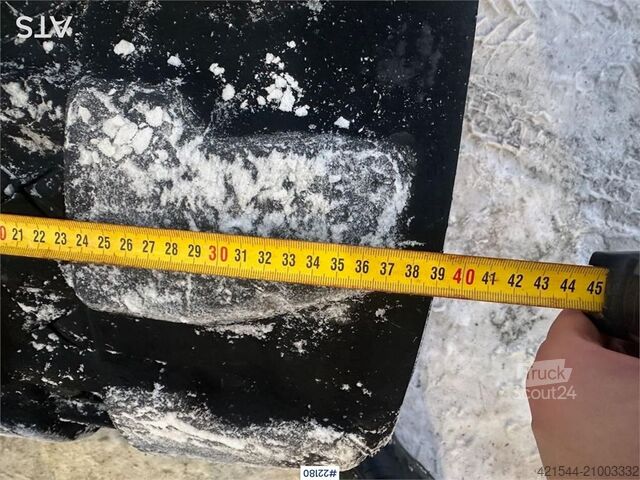 Pelle sur chenilles Takeuchi TB257FR