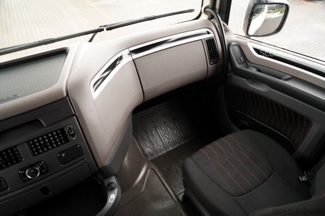 Standard nyergesvontató DAF XF 480 / SUPER SPACE CAB / OPONY 100% / 2021 ROK