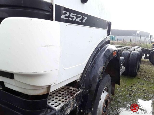 Chasis cabina Mercedes-Benz 2527 6x4motor slecht