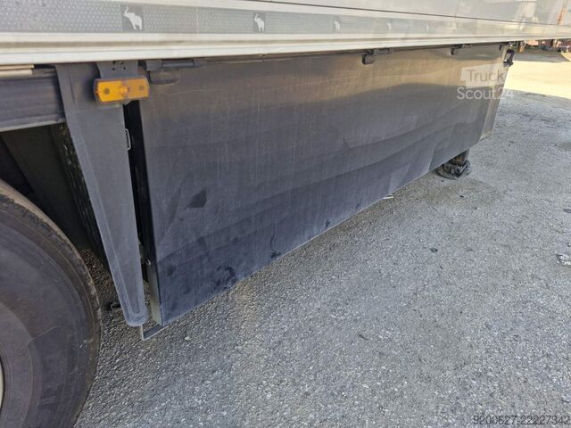 Hűtő félpótkocsi Schmitz Cargobull SCB S3