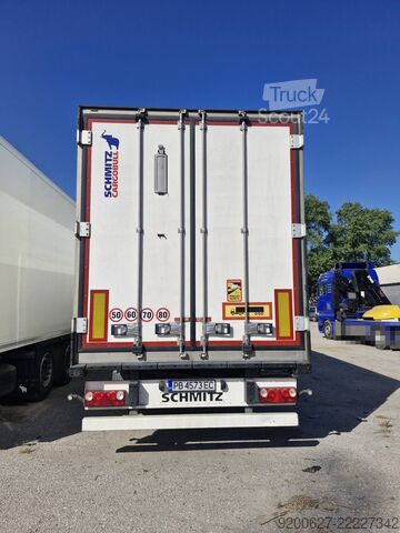 Hűtő félpótkocsi Schmitz Cargobull SCB S3