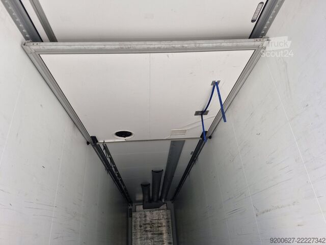 Hűtő félpótkocsi Schmitz Cargobull SCB S3