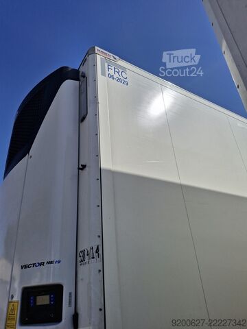 Hűtő félpótkocsi Schmitz Cargobull SCB S3