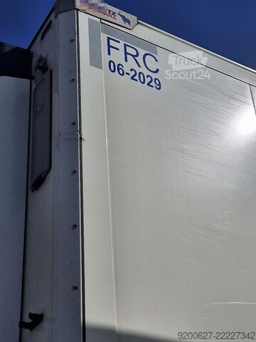 Hűtő félpótkocsi Schmitz Cargobull SCB S3
