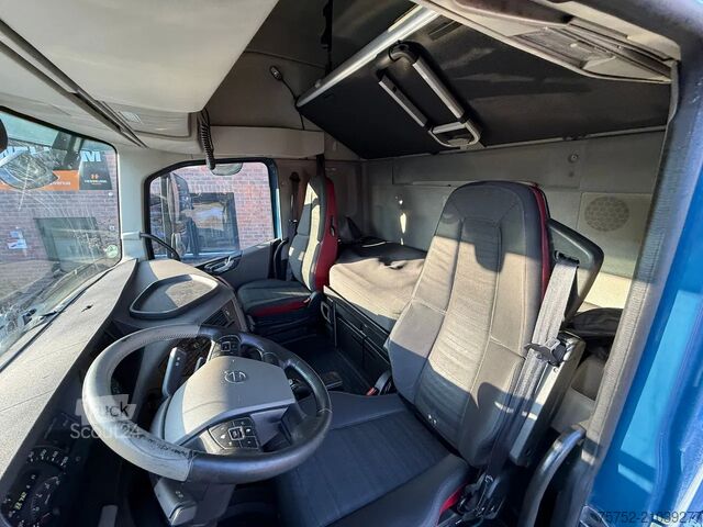 Standard-SZM Volvo FH 460 4X2 Globetrotter XL 2x tank NL Truck VEB+