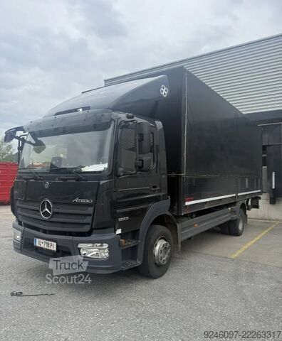 شاحنة بمسطحة ومشمع Mercedes-Benz Atego 1223