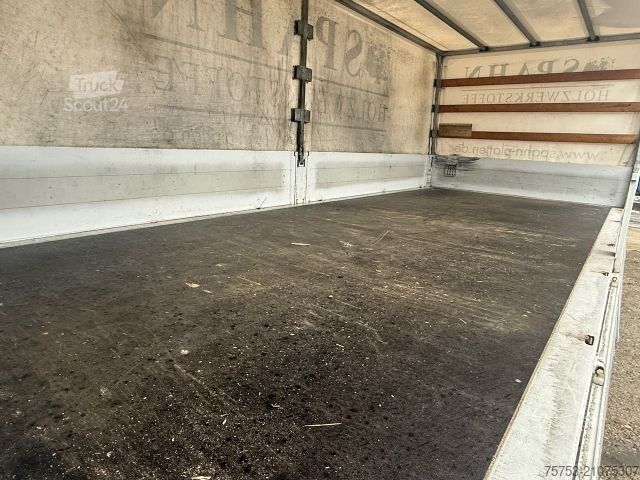 Samochód dostawczy z plandeką MERCEDES-BENZ 818L Atego Pritsche mit Bordwänden