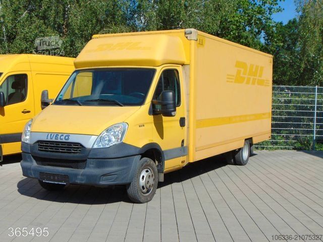 Box van IVECO DAILY 50 C 15 Postkoffer REGALSYSTEM KAMERA