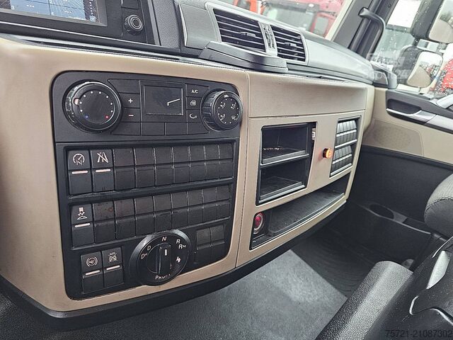 Gesloten bak M.A.N. 12.190 TGL