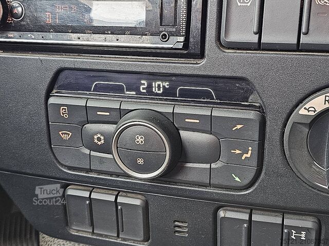 Tarpaulin DAF CF 260 19T TAILLIFT AIRCO