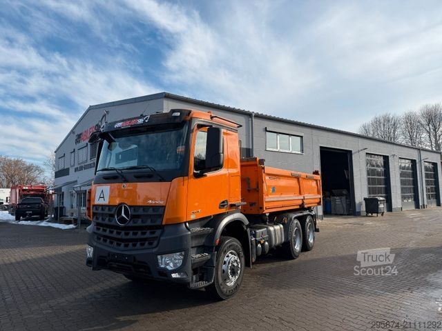 Trojstranný sklápací nákladný automobil MERCEDES-BENZ 2648 Actros 6x6 HAD 3-S. Kipper Bordmatic