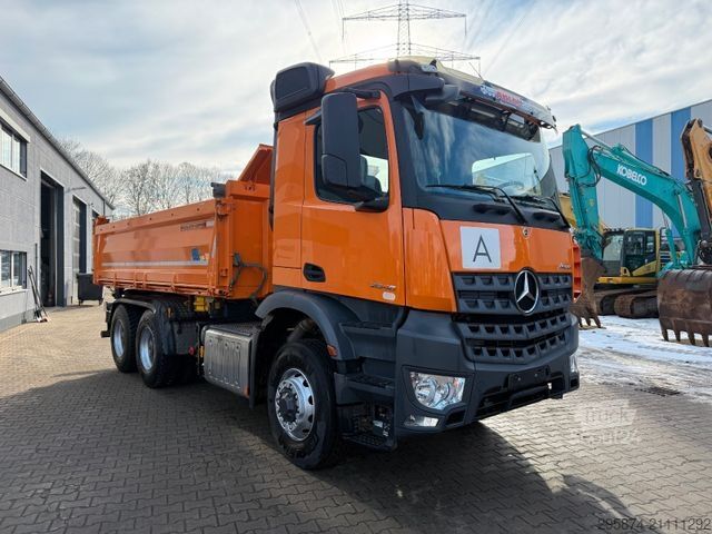 Trojstranný sklápací nákladný automobil MERCEDES-BENZ 2648 Actros 6x6 HAD 3-S. Kipper Bordmatic