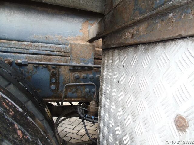 Hook arm system Ginaf X 4243 TS + 8X4 + EURO 5 30 TONS