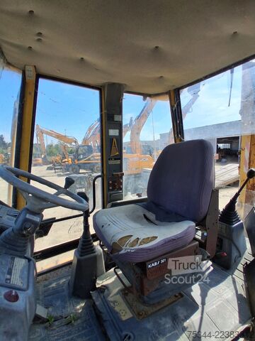  Komatsu WB98A-2