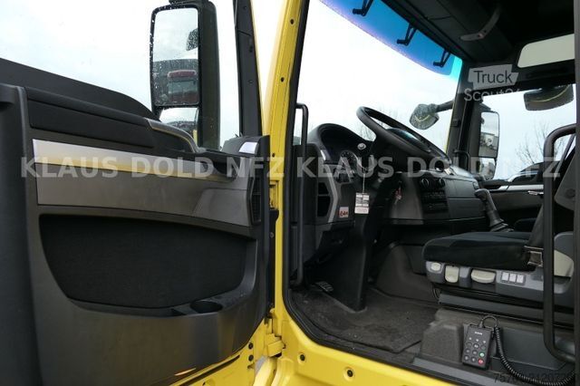 Flatbed truck with tarp MAN TGX 18.440 Pritsche Plane Bordwände LBW Euro 5