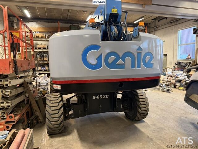 Teleskooppinen alusta Genie S-65xc telescopic lift for sale with a basket lift
