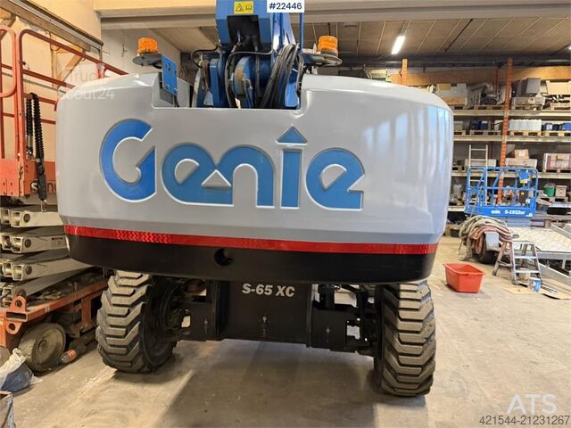 Teleskooppinen alusta Genie S-65xc telescopic lift for sale with a basket lift