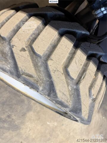 Teleskooppinen alusta Genie S-65xc telescopic lift for sale with a basket lift