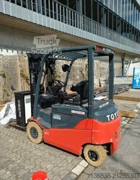 Empilhador Toyota traigo 8FBMKT25