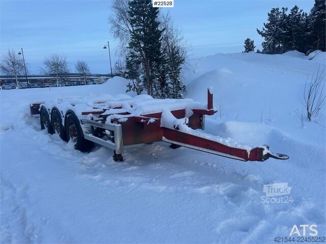 Transport de conteneurs HFR KM 24 3-axle container trailer w/ two sets of tire