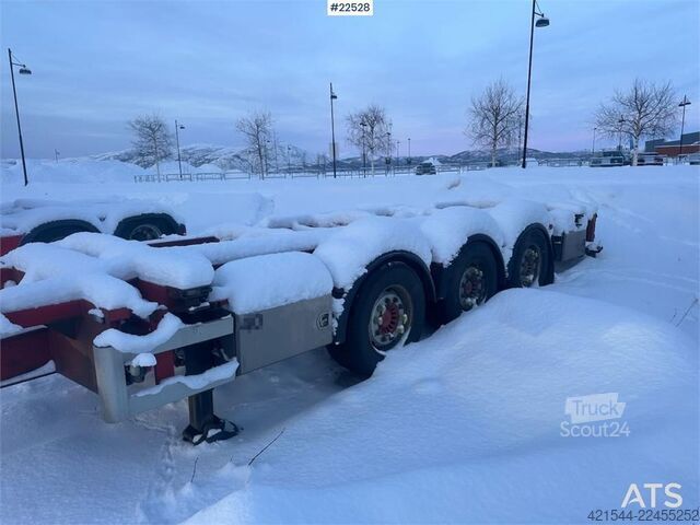 Transport de conteneurs HFR KM 24 3-axle container trailer w/ two sets of tire
