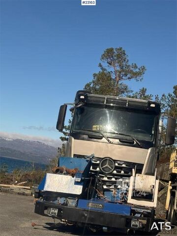 Blender Mercedes-Benz Arocs with a Meyco Roadrunner concrete spray unit