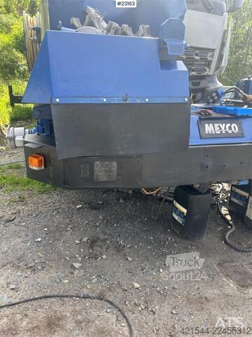 خلاط Mercedes-Benz Arocs with a Meyco Roadrunner concrete spray unit