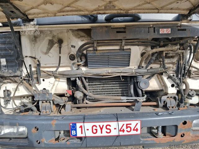 Transporte de caballos Volvo FL 180 FL 180 * Manual Gearbox * Full Spring