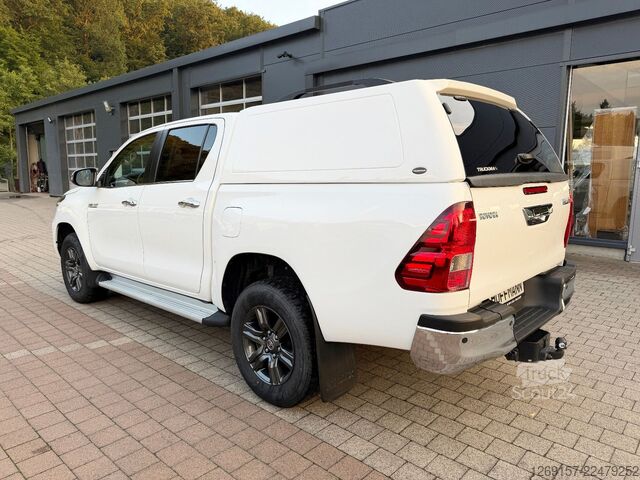 Ван TOYOTA Hilux 2,4D Double Cab Comfort 4x4 Hardtop Autom.