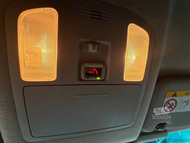 Ван TOYOTA Hilux 2,4D Double Cab Comfort 4x4 Hardtop Autom.