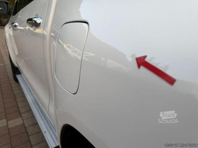 Ван TOYOTA Hilux 2,4D Double Cab Comfort 4x4 Hardtop Autom.