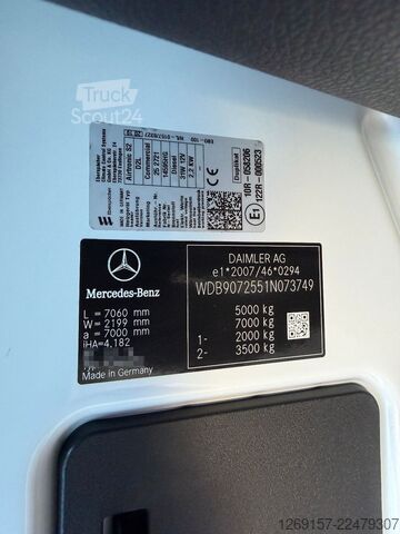 Фургон-шафа з фіранкою MERCEDES-BENZ Sprinter 519 CDI 3,0 V6 Pritsche Plane DoKa RWD