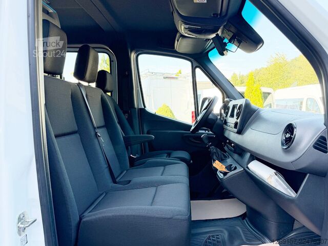 Фургон-шафа з фіранкою MERCEDES-BENZ Sprinter 519 CDI 3,0 V6 Pritsche Plane DoKa RWD