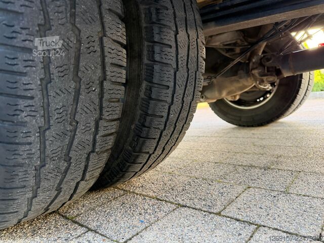 Фургон-шафа з фіранкою MERCEDES-BENZ Sprinter 519 CDI 3,0 V6 Pritsche Plane DoKa RWD