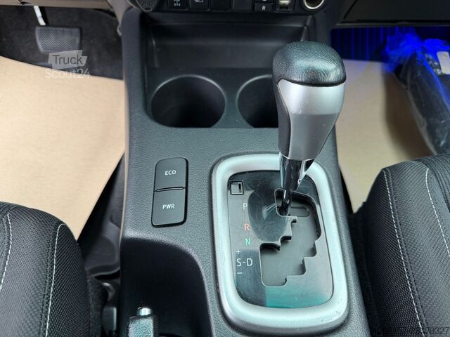 Furgons TOYOTA Hilux 2,4D Double Cab Comfort 4x4 Hardtop Autom.