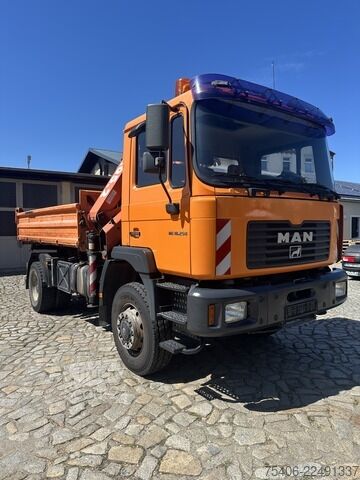 Üç yönlü damperli kamyonet man ME 18.250,4x4, 3-S-Ki.,Atlas-Kran 105.2, AHK